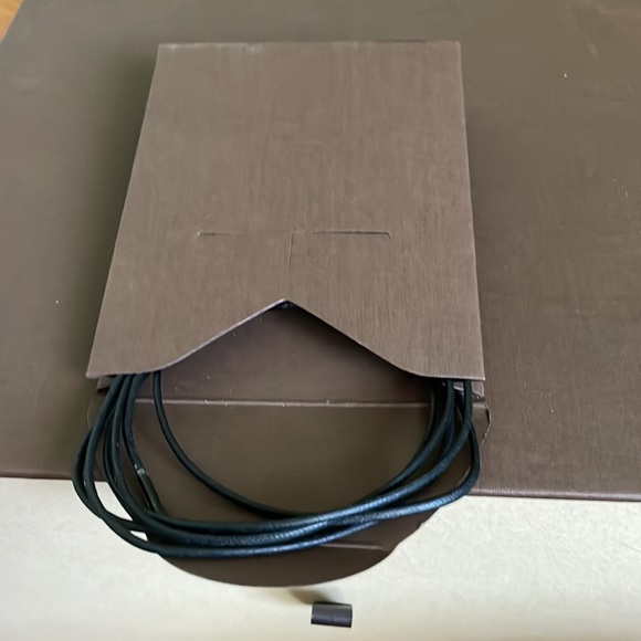 Louis Vuitton mens shoes - Picture 9 of 11